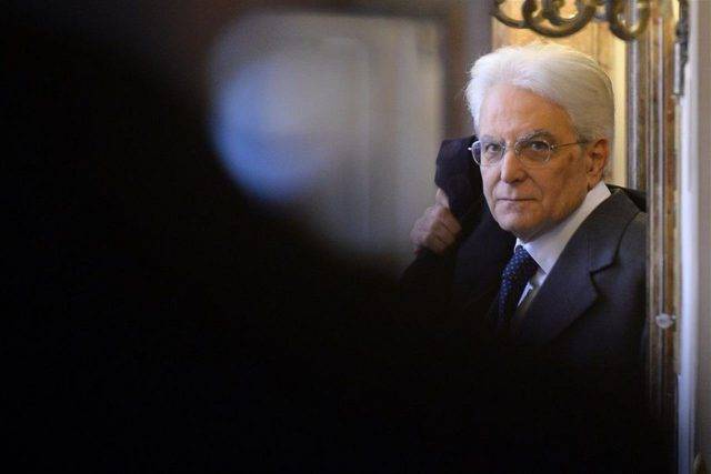 Mattarella dice no a Conte