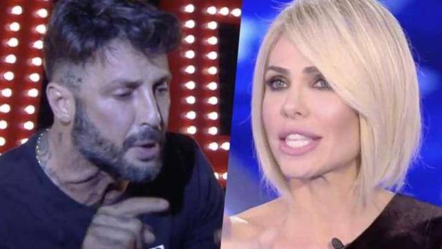 Fabrizio Corona rivelazione su Ilary Blasi: "Era minorenne e mi chiese di aiutarla a diventare famosa"