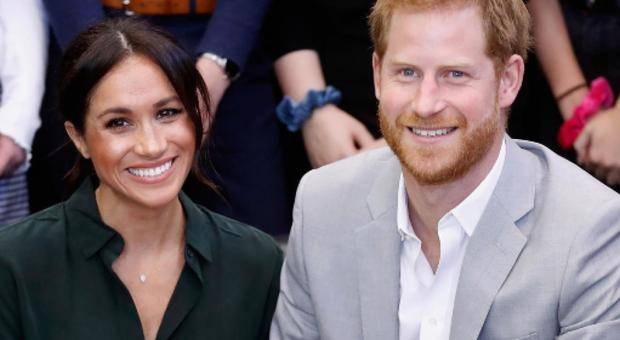 Harry e Meghan in attesa, ecco la decisione inaspettata: "Il silenzio scuote il nostro mondo"