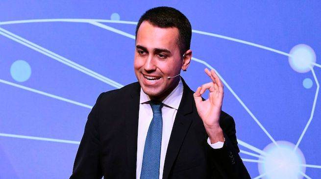 Reddito di cittadinanza, Luigi Di Maio conferma: "Dal 27 aprile si comincia"