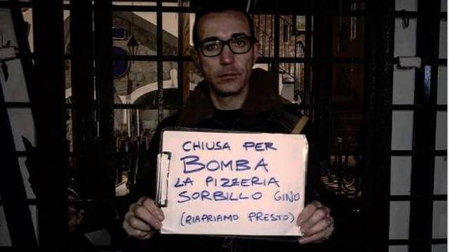 Napoli, bomba contro la nota Pizzeria Sorbillo. Il titolare: "Mi scuso con la Napoli buona"