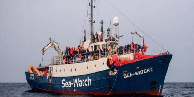 Sea Eye e Sea Watch, autorizzato sbarco a Malta: i migranti saranno portati anche in Italia