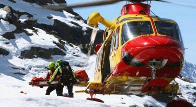 Ennesimo incidente mortale in montagna: scivola sulla lastra di ghiaccio e cade nel vuoto