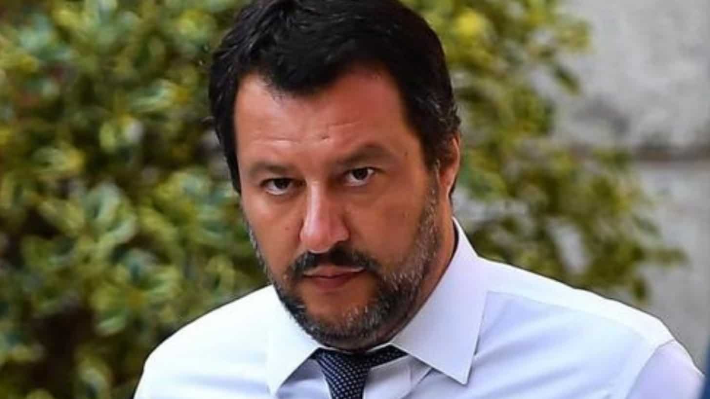Caso Diciotti, gli avvocati dei migranti fanno causa. Matteo Salvini: "Ma basta! E' finita la pacchia!"