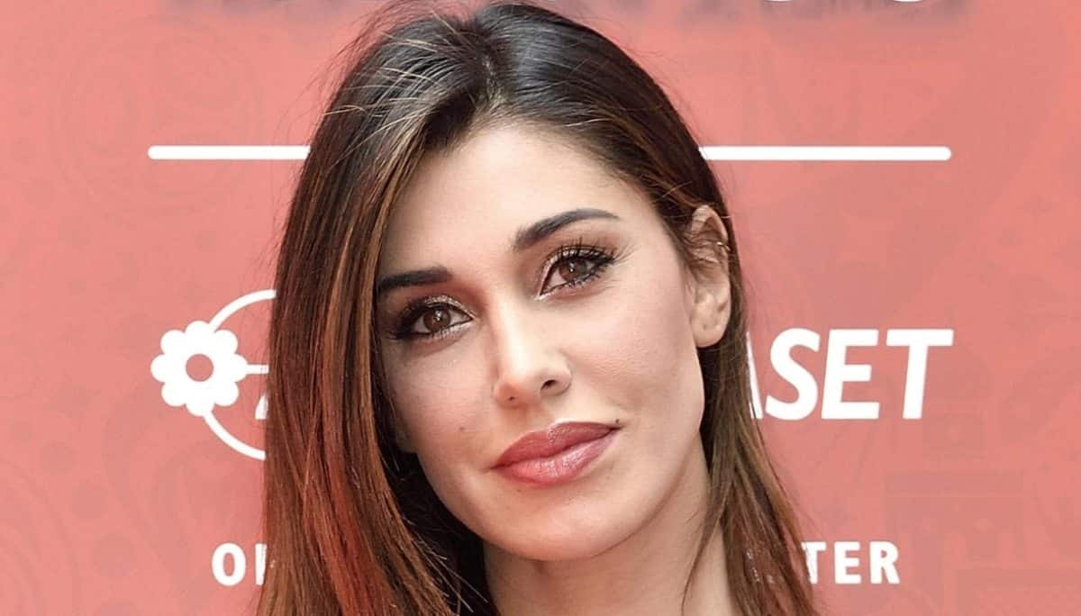 Belen Rodriguez, tra amore e coccole fa gioire i fan: "Il più importante della mia vita"