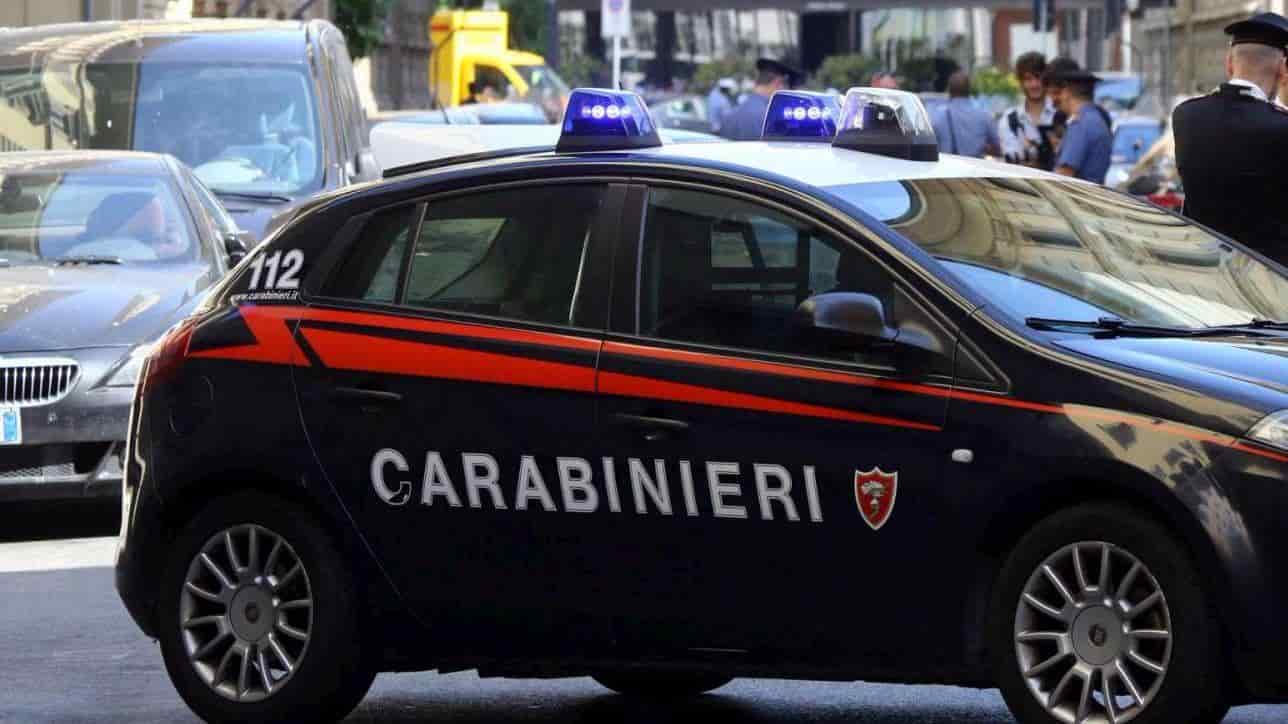 Mistero a Fano, uomo si sveglia nel suo letto coperto di sangue e ossa rotte