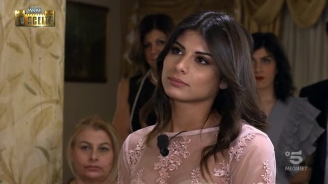 Uomini e Donne, Giulia dopo la scelta di Lorenzo: "Uomini semplici fanno una scelta semplice"