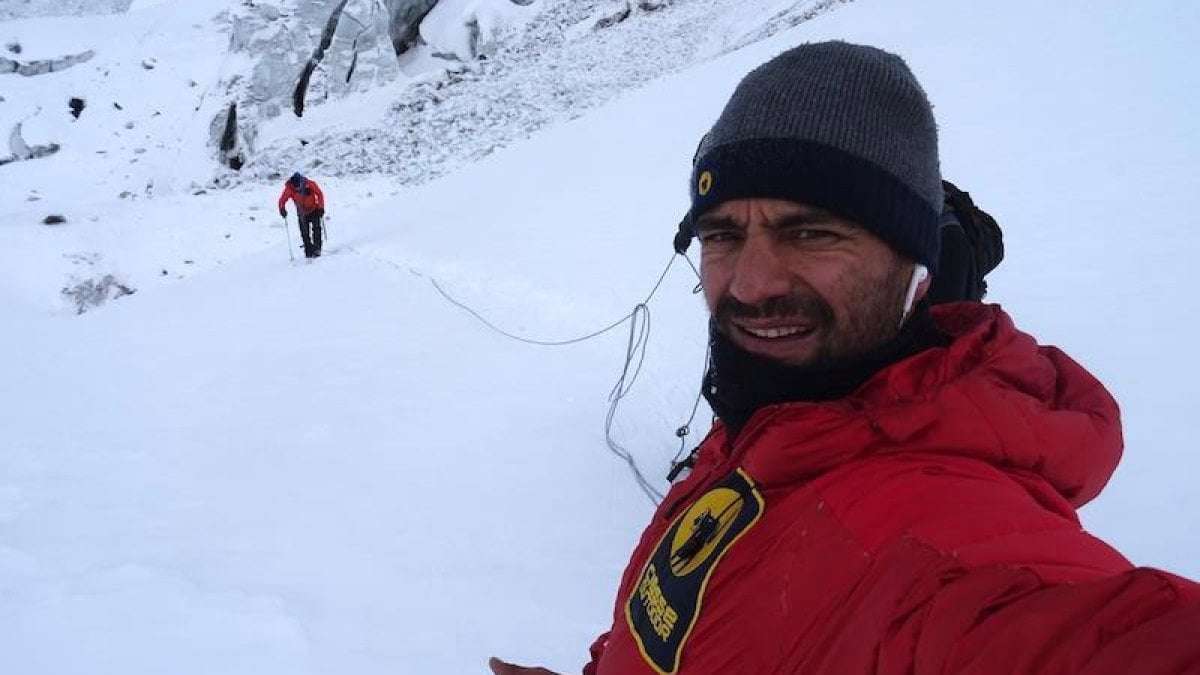 Daniele Nardi, chi è l'alpinista del Nanga che lascia moglie e un figlio piccolo