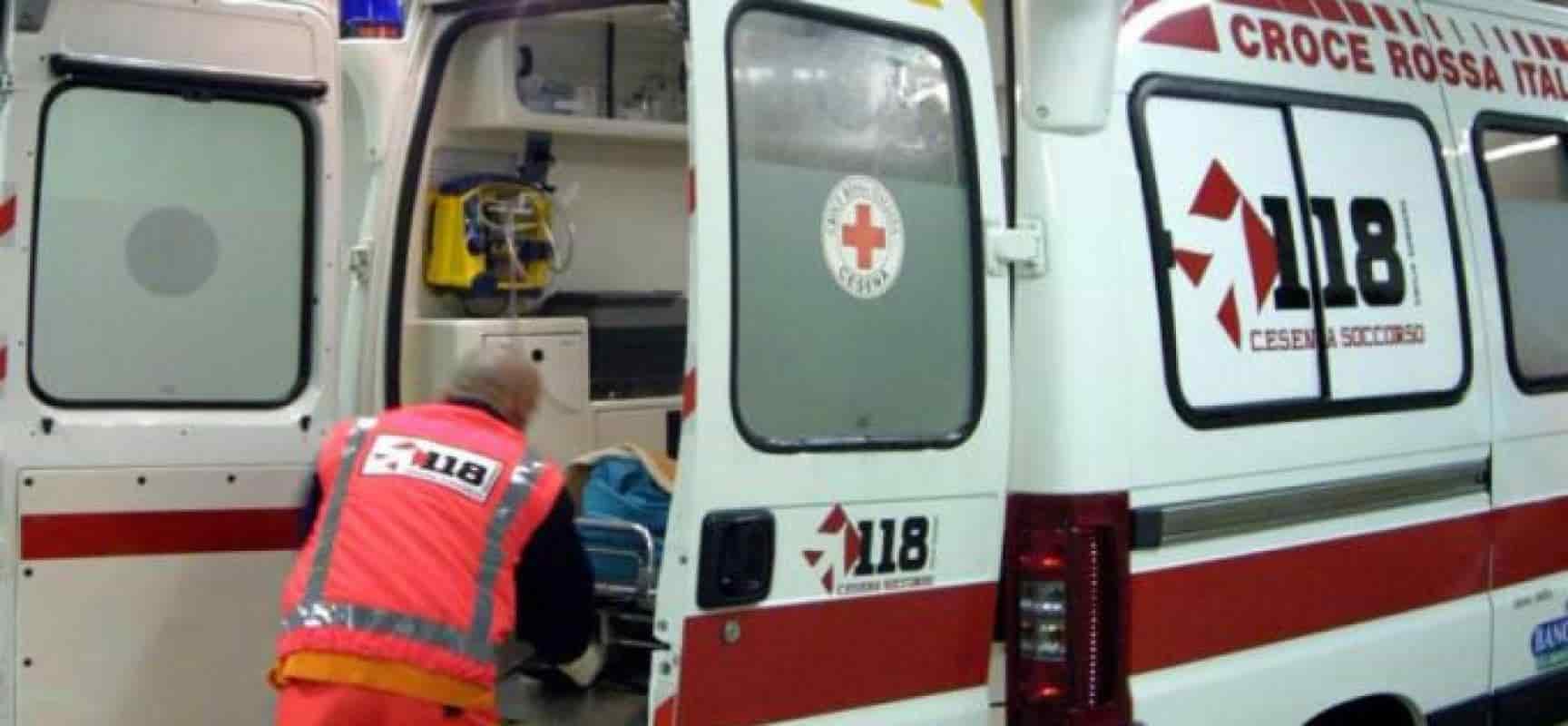 Ferrara, dodicenne tenta il suicidio dandosi fuoco: coinvolta anche la nonna