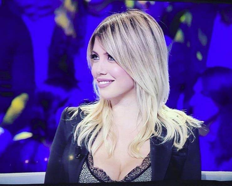 festa della donna auguri Wanda Nara