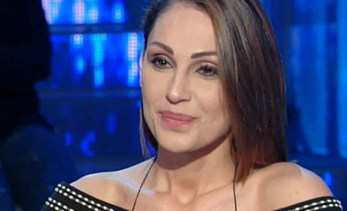 Doccia bollent ein sauna per la compagna di Gigi D'Alessio, Anna Tatangelo