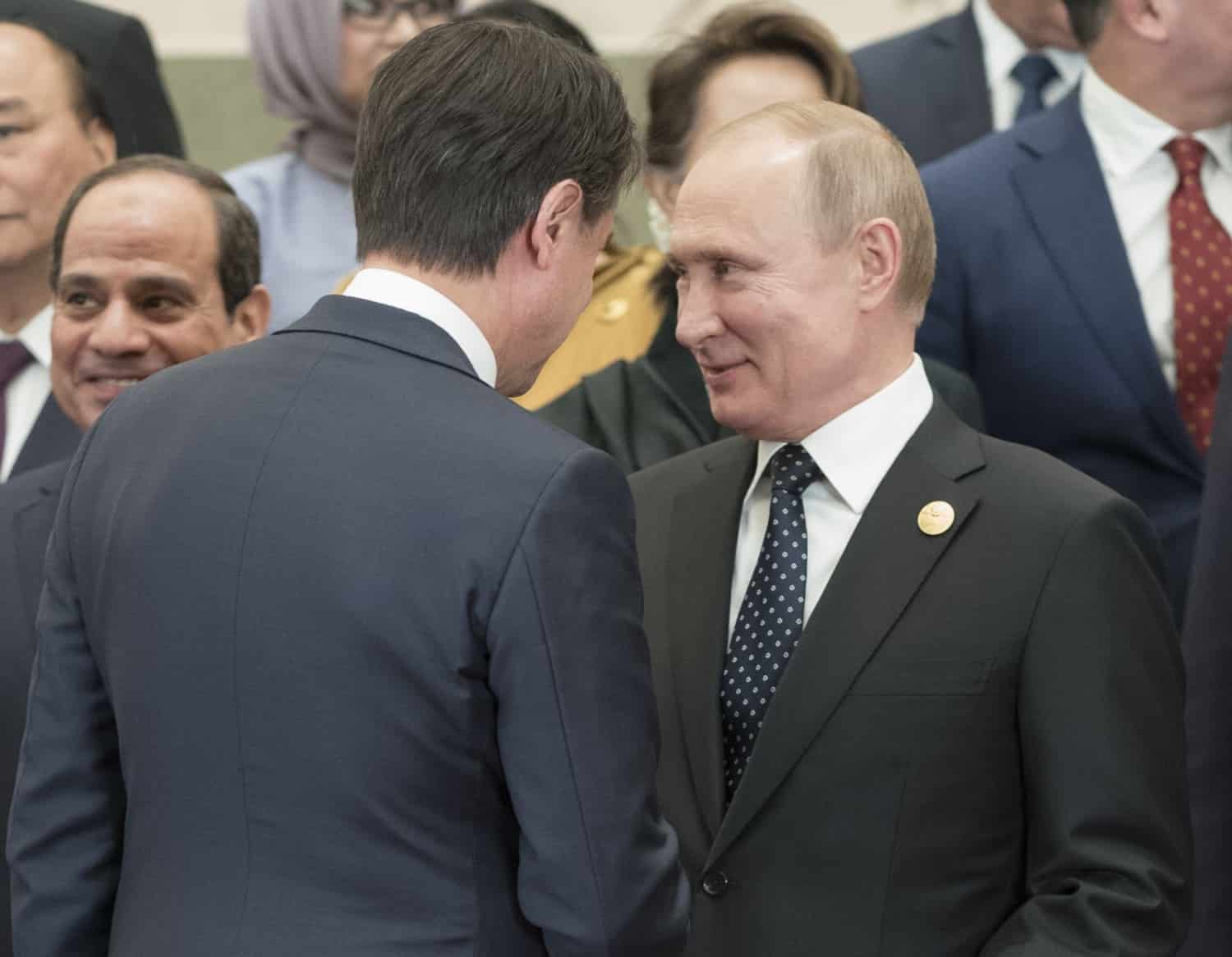 Libia, Conte chiede aiuto a Putin