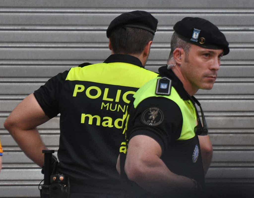 Paura a Madrid, allarme bomba ambasciate: ipotesi terrorismo