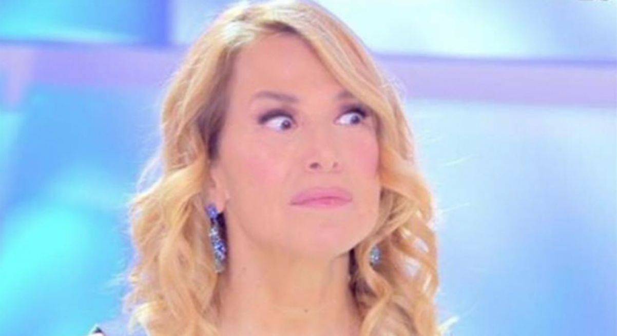 Grande Fratello, Barbara D'Urso "Il fidanzato le ha fatto le corna": lo scoop in diretta