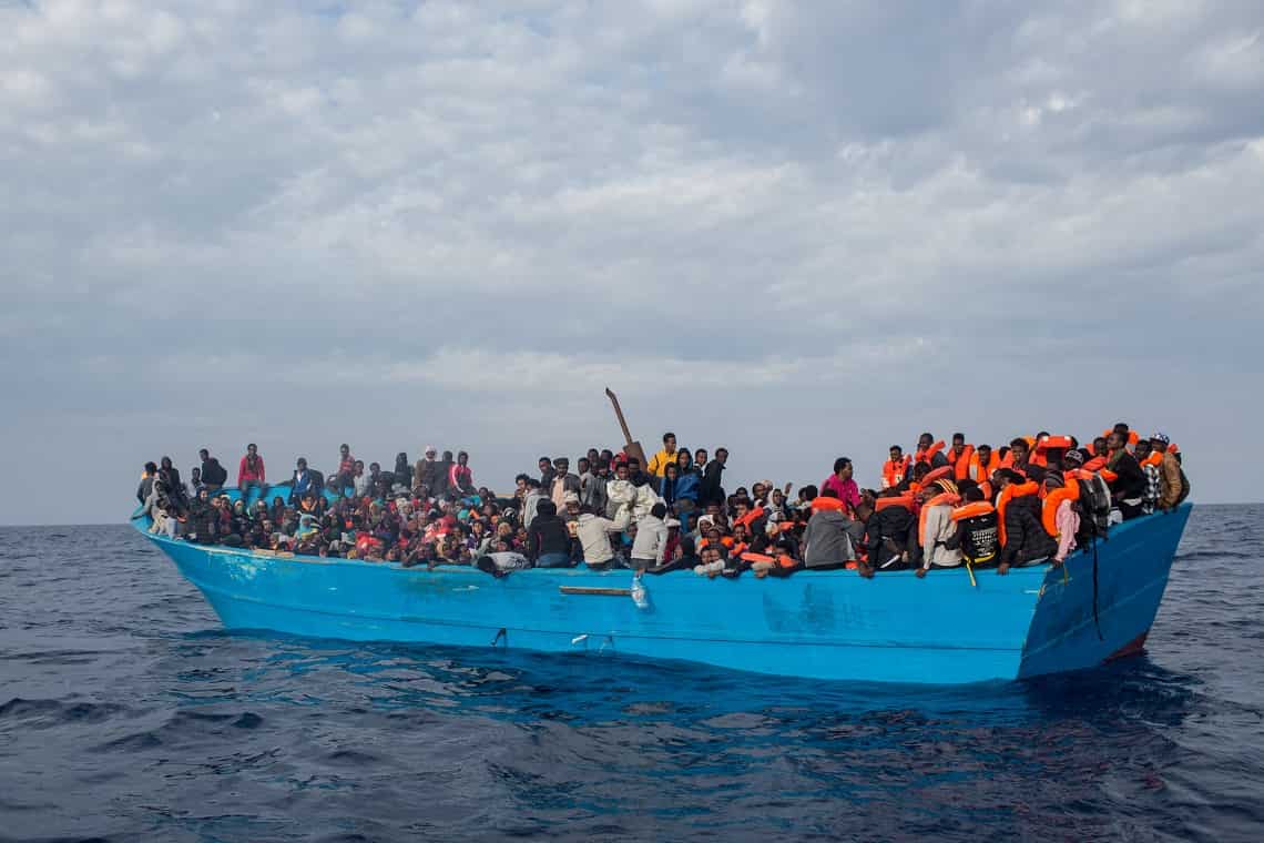 Migranti, denuncia alla Corte Penale per l'Unione Europea: "Crimini contro l'umanità"