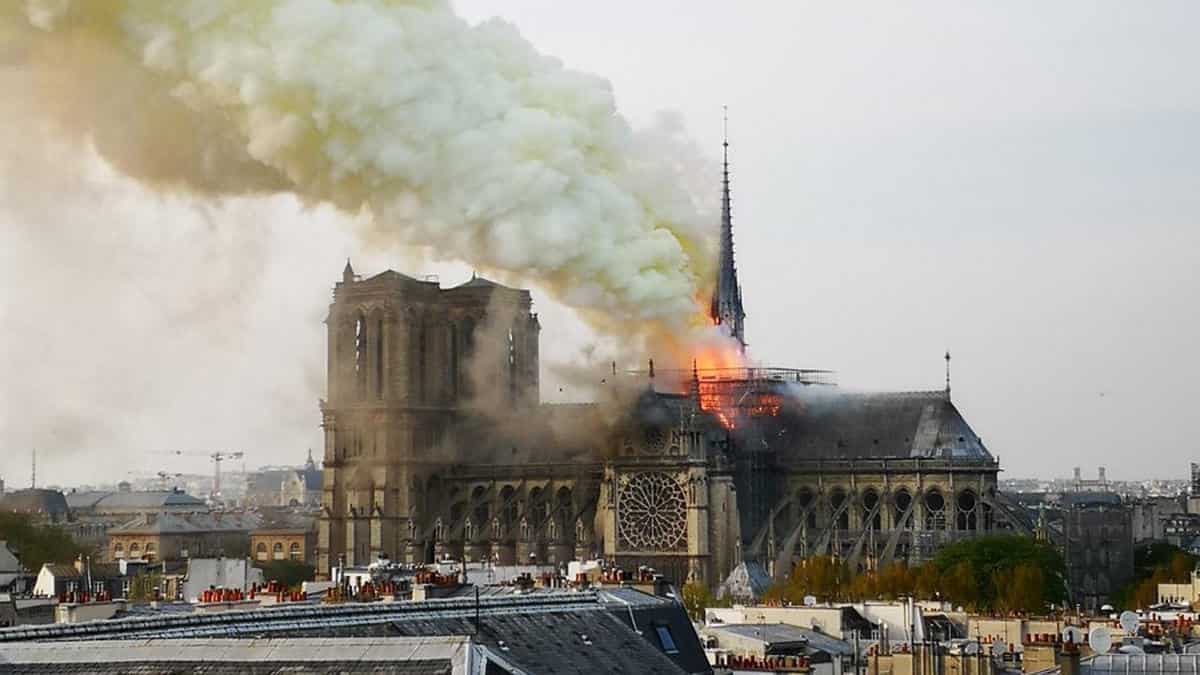 Tragedia Notre Dame