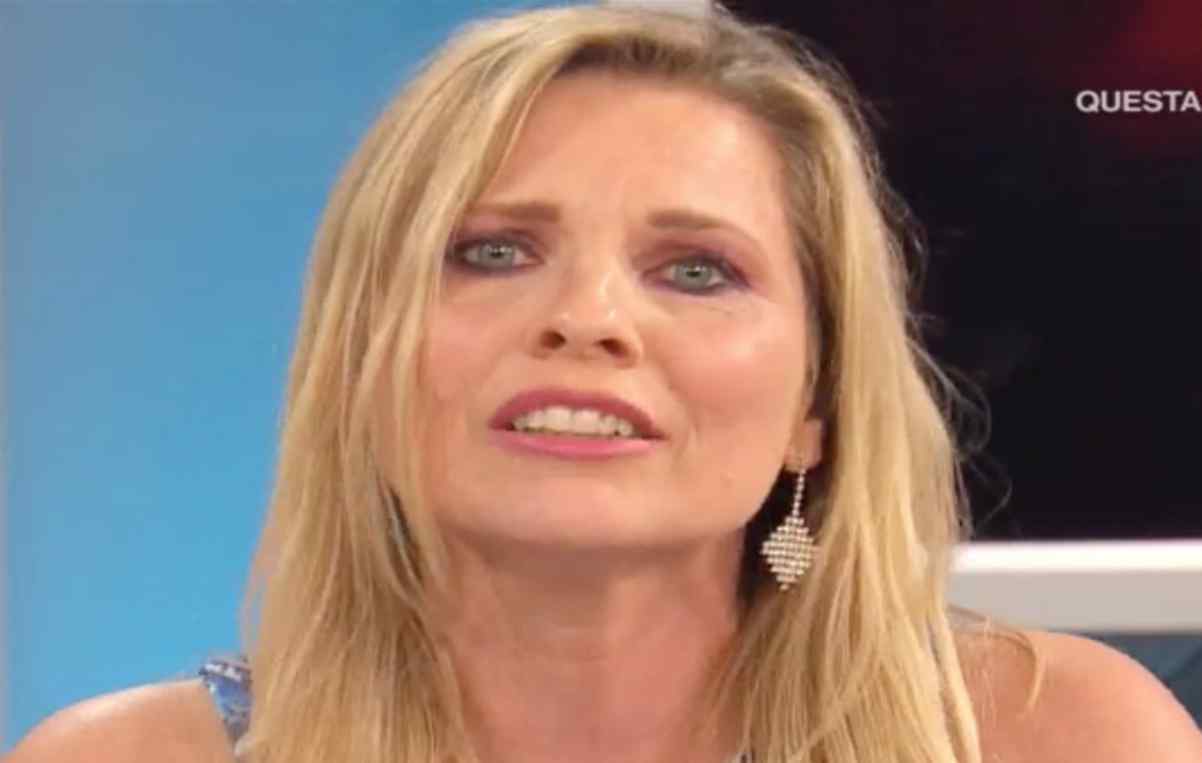 laura freddi in lacrime a la vita in diretta per il caso della piccola Jolanda uccisa dal padre