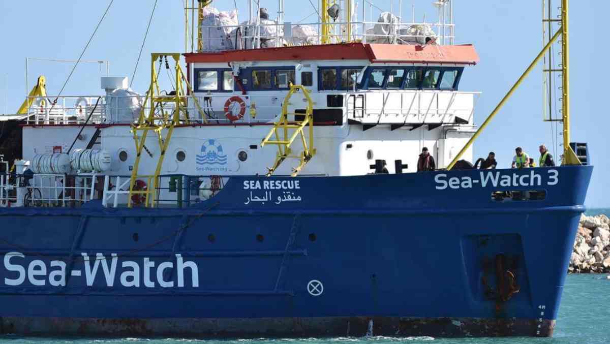 Sea Watch, cedu nega lo sbarco della nave a Lampedusa