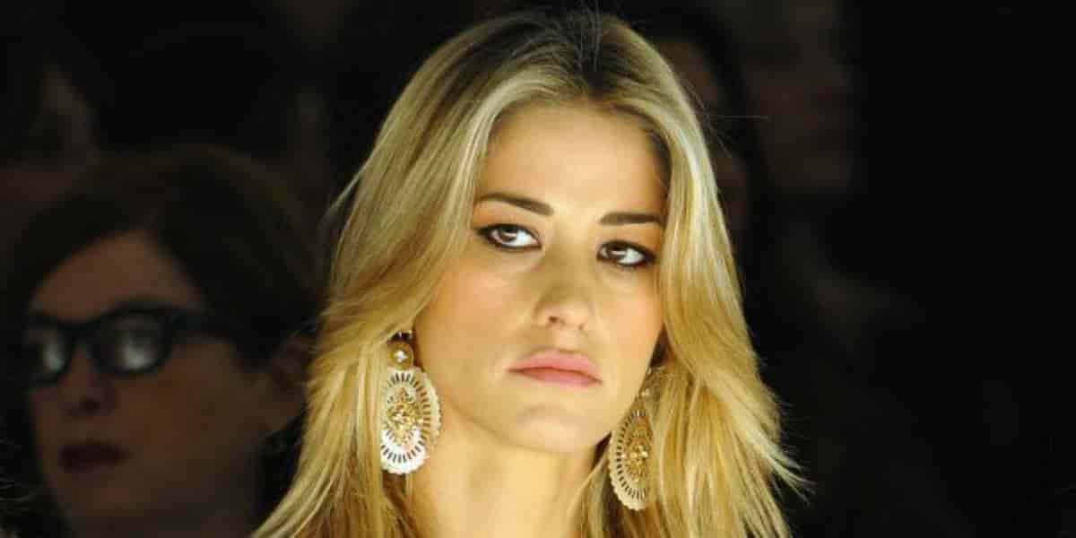 Elena Santarelli, lo sfogo contro chi le augura il ritorno della malattia