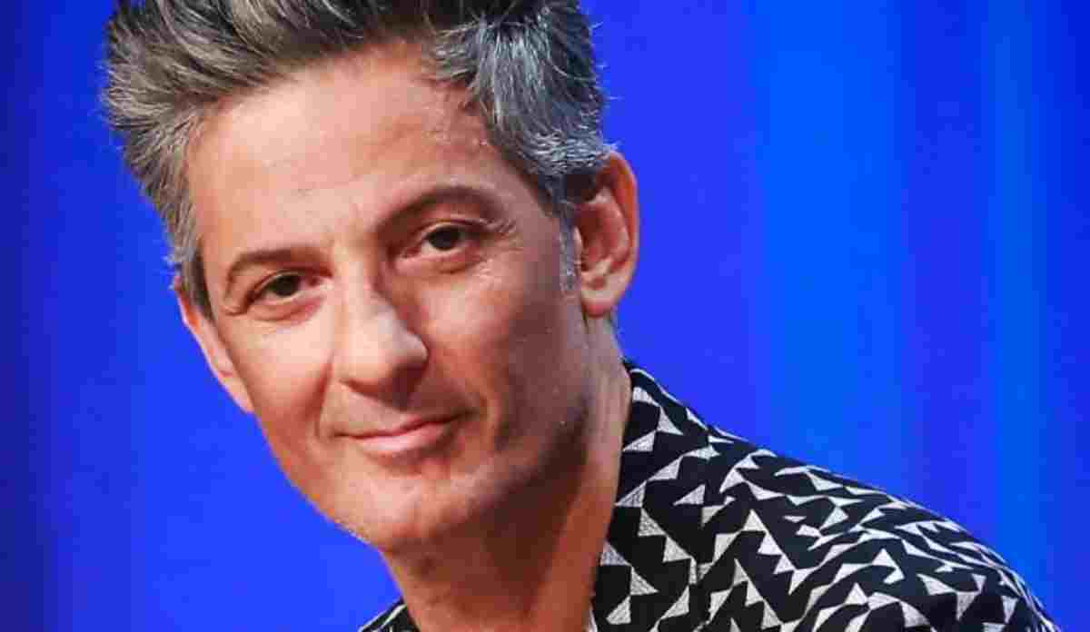 Fiorello irriconoscibile a mare