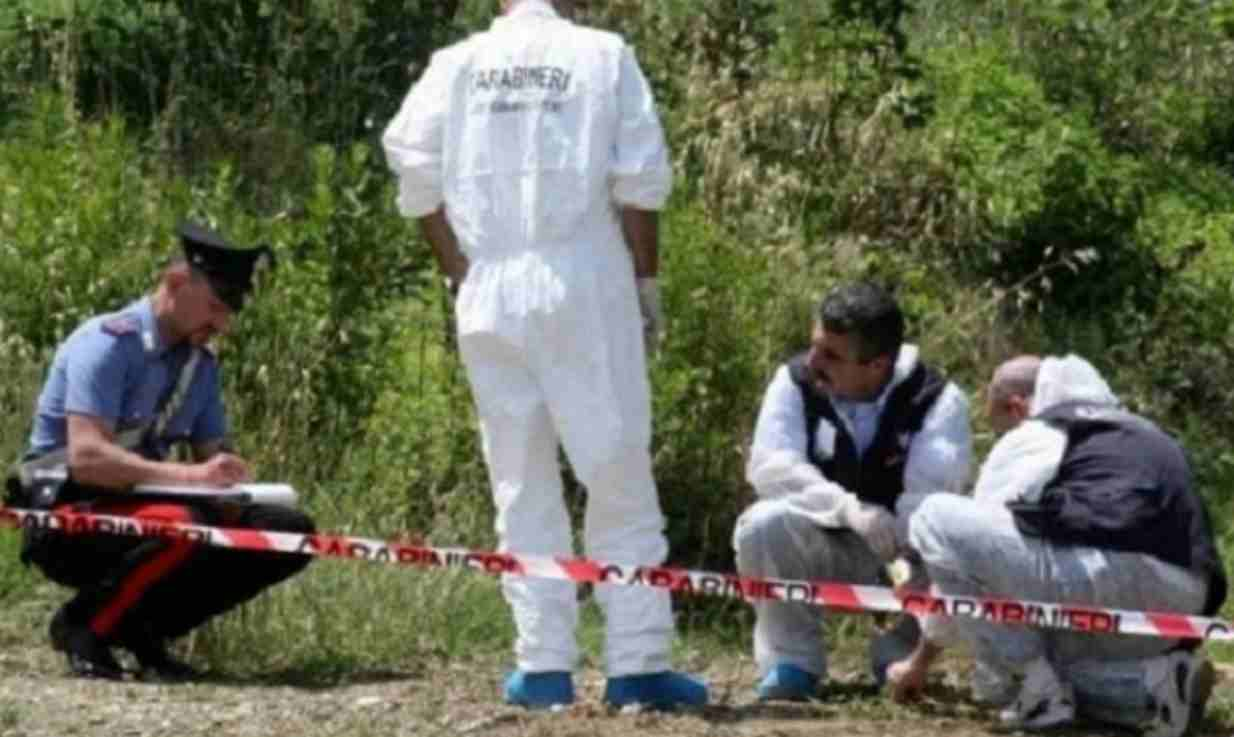 Cadavere in un sacco di plastica