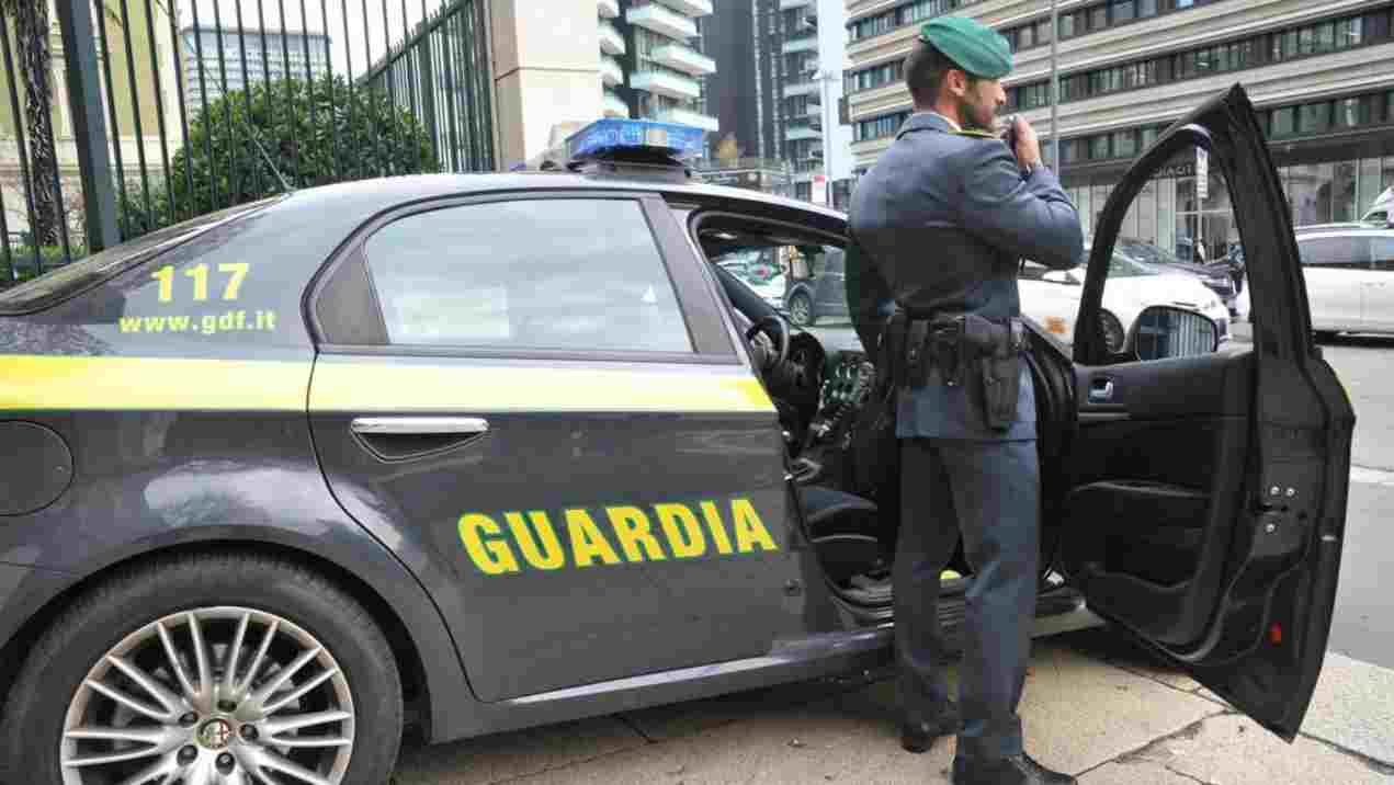 Risultati immagini per guardia di finanza