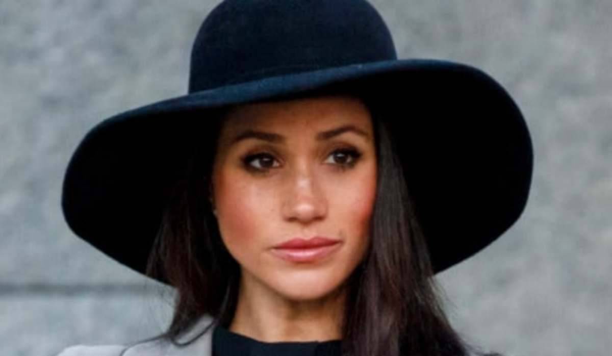 meghan markle rompe il protocollo bacio harry