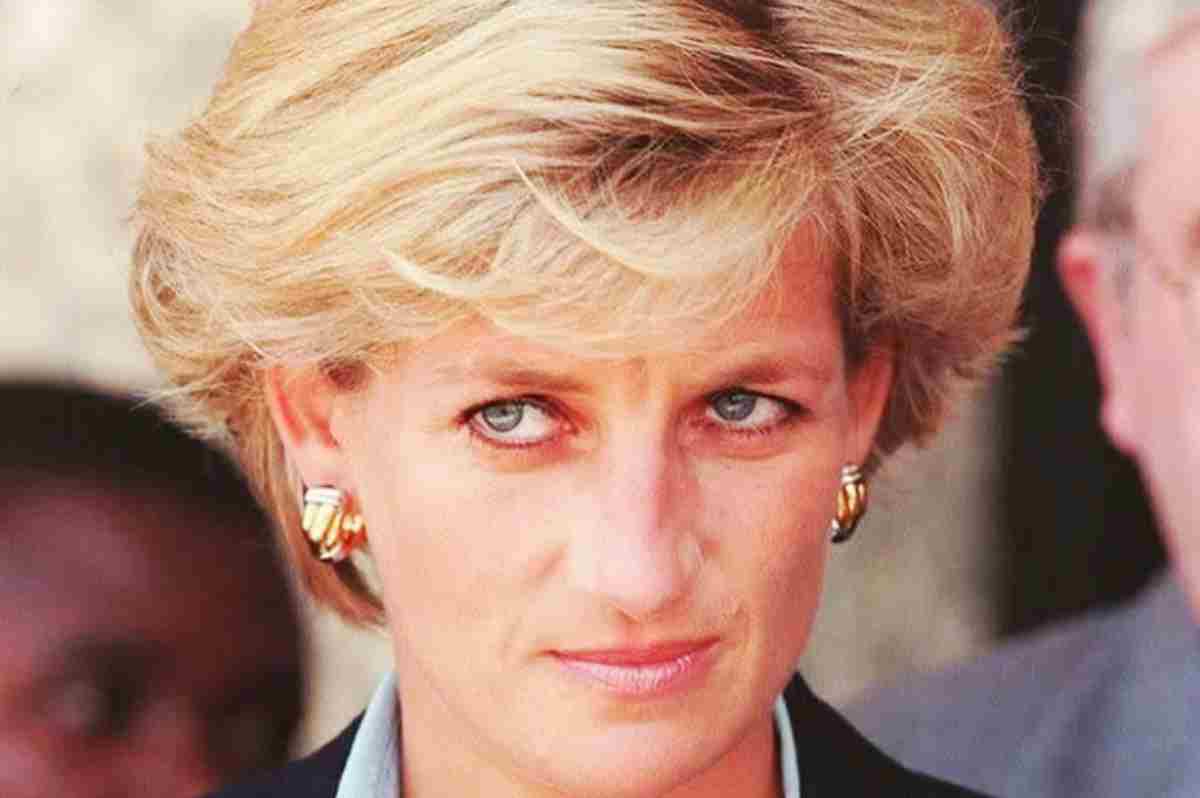 Lady Diana, il dolore per l'aborto della madre e la sua non accettazione