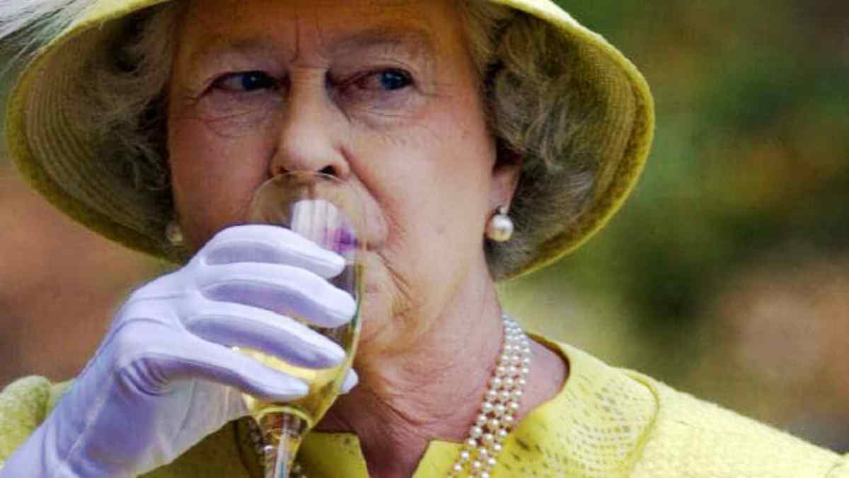 Regina Elisabetta tolto il bar