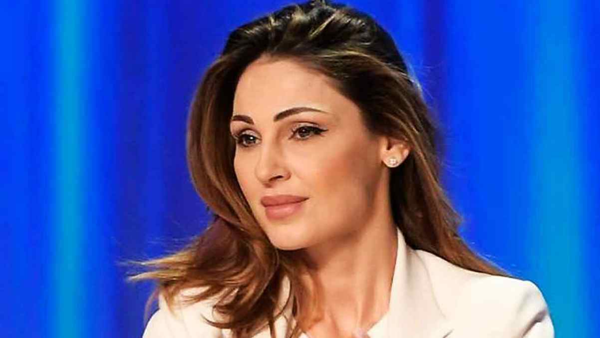 Anna Tatangelo look fetish