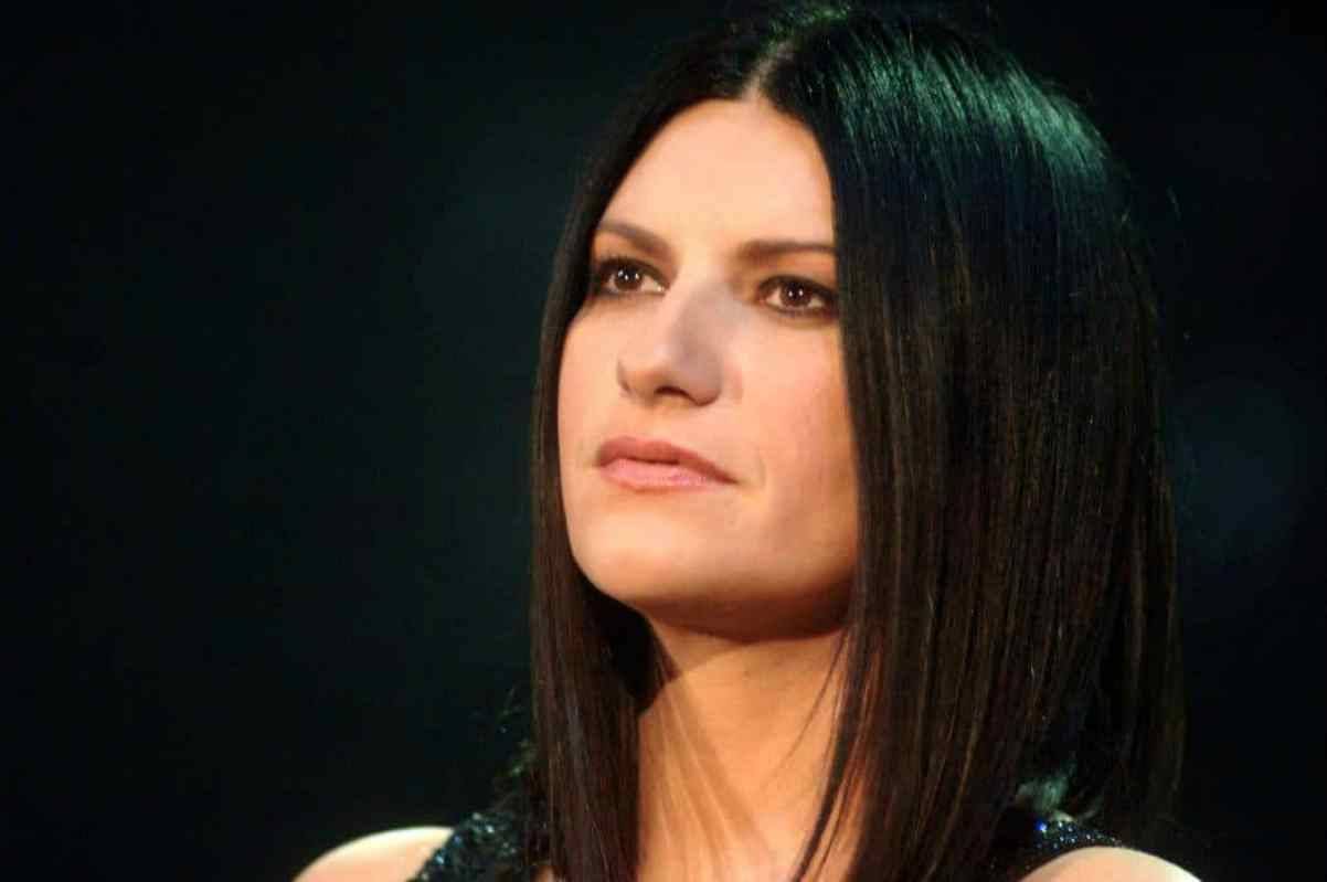 laura pausini ospedale reparto pediatrico