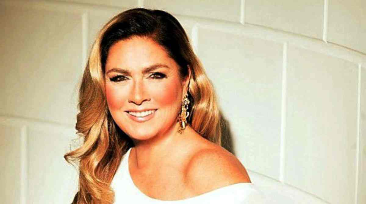 Romina Power in thailandia con yari carrisi