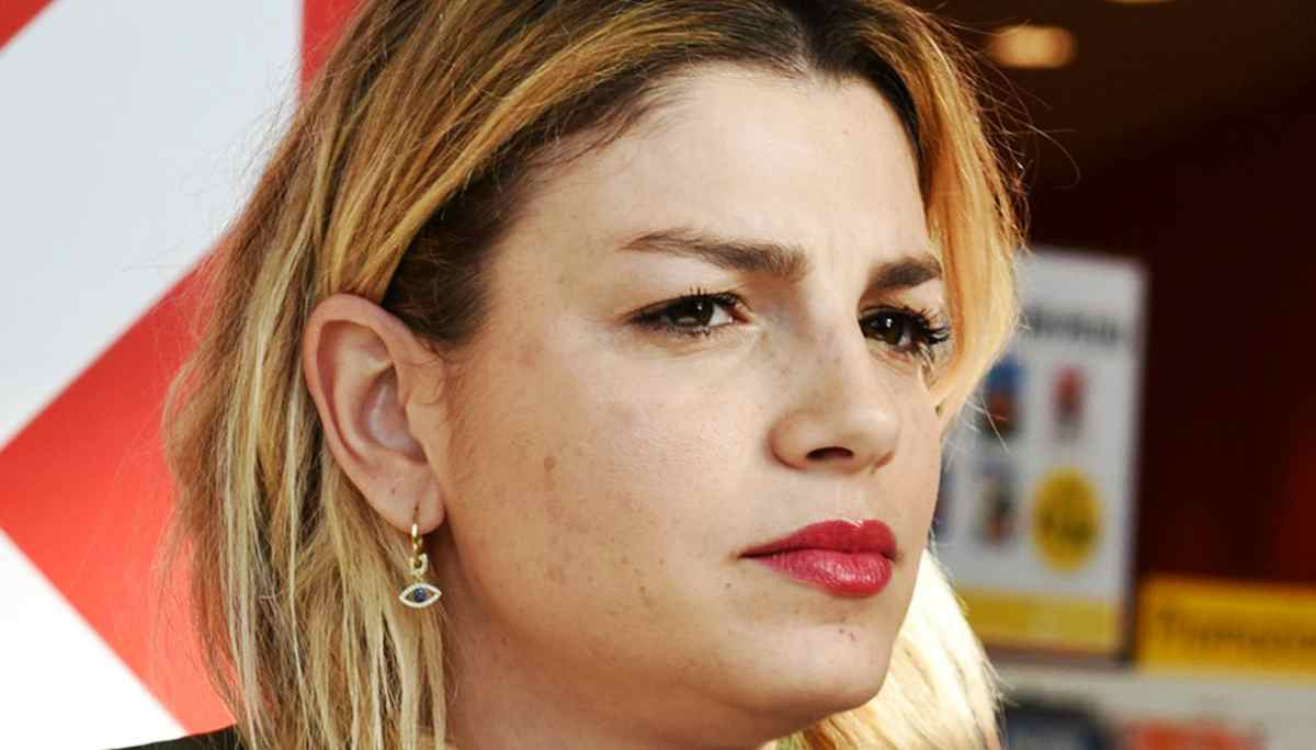 Emma Marrone, foto oscura nella camera: un buongiorno malinconico ai fan