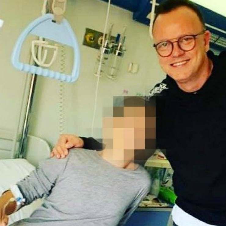 gigi d'alessio a formia per firmare i cd ai bimbi malati di tumore