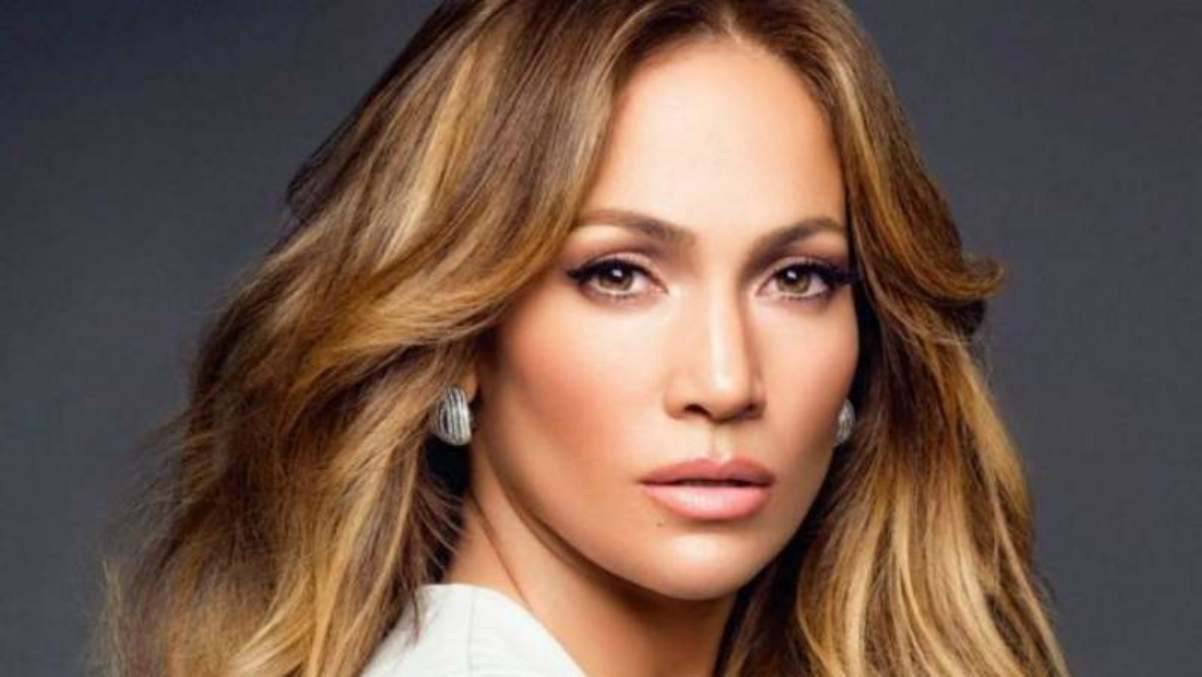 jennifer lopez irriconoscibile, volto rughe