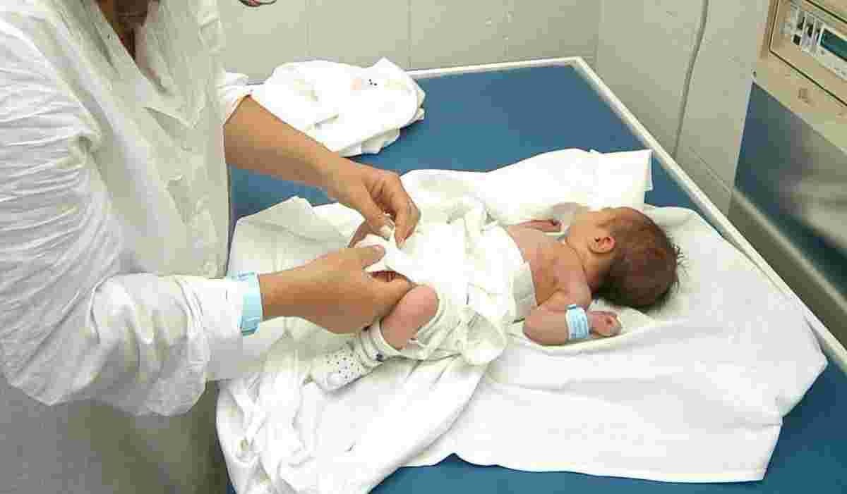 neonato abbandonato in ospedale