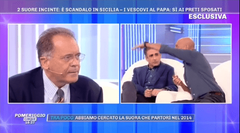 paolo brosio schiaffo a carmelo abbate foto