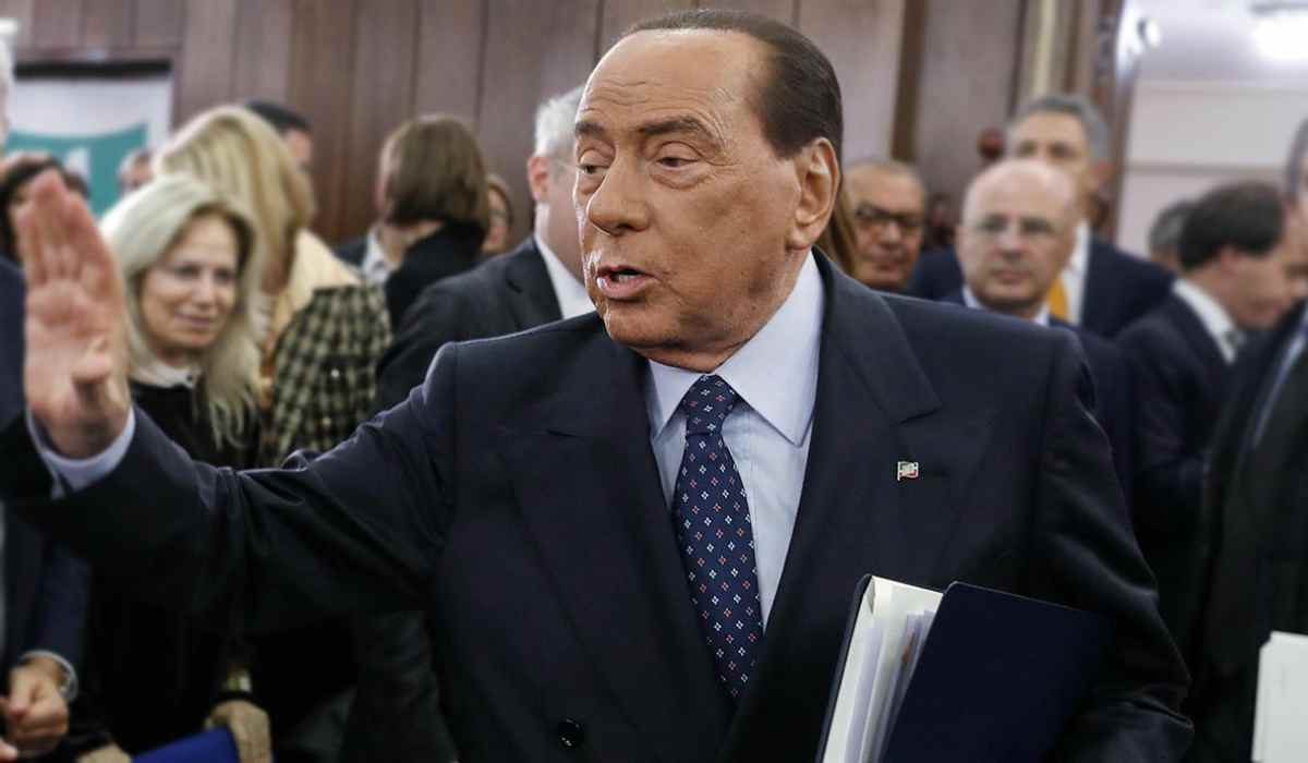 Auguri Di Natale Berlusconi.Silvio Berlusconi Le Condizioni Di Salute Dopo La Grave Caduta
