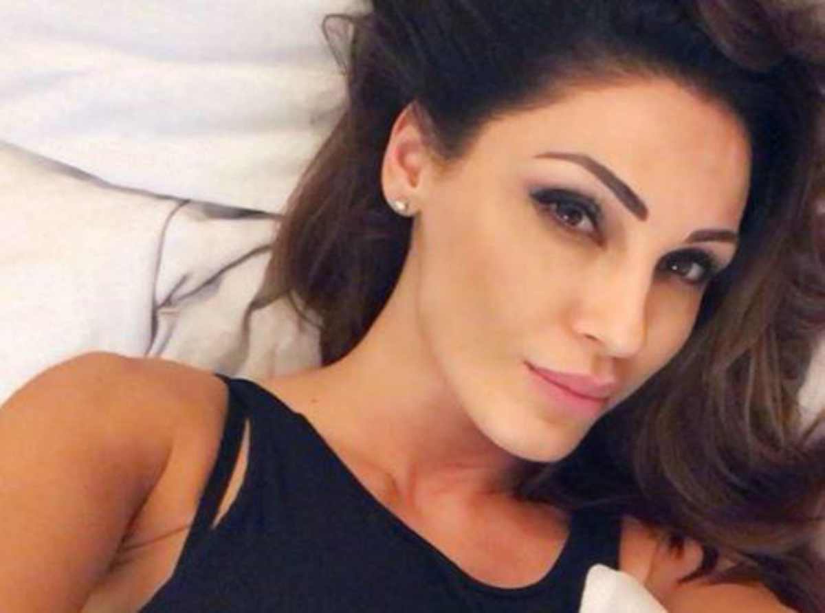 Anna tatangelo seno