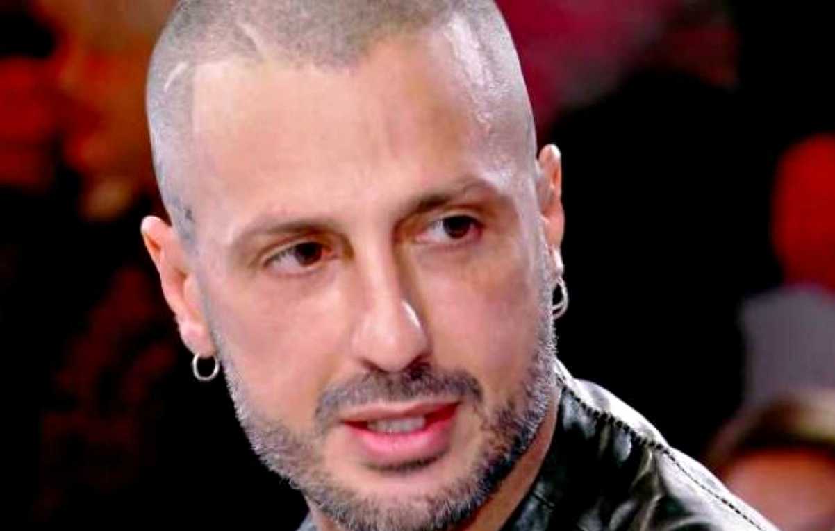 Fabrizio Corona, sui social dopo il carcere irriconoscibile