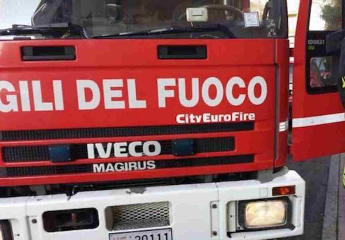 Catania, crollo della palazzina: ricerche in corso tra le macerie