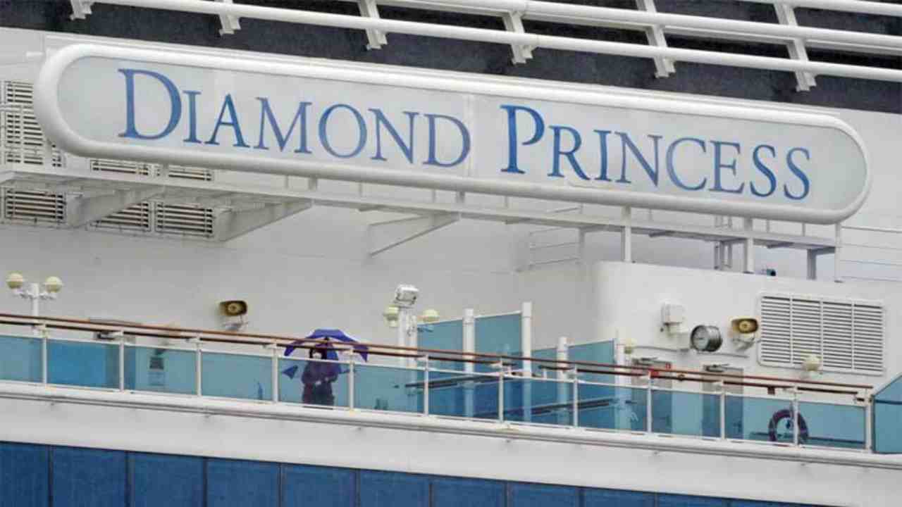 Coronavirus, 2 persone decedono sulla Diamond Princess: i 35 italiani tornano a casa
