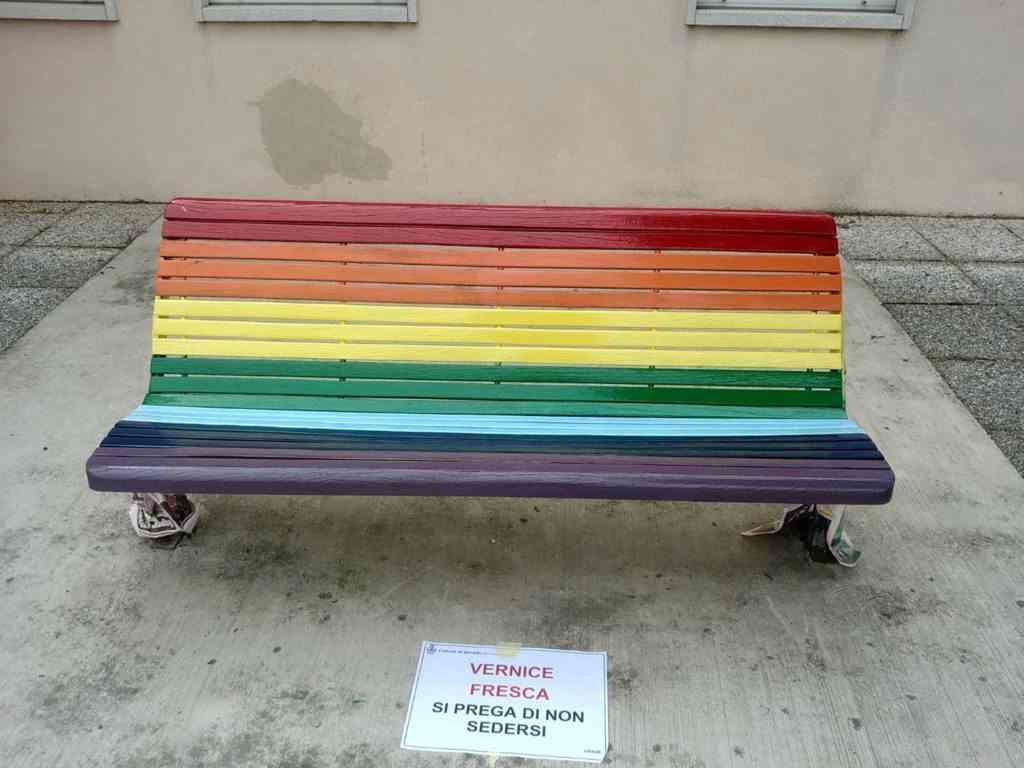 panchine arcobaleno