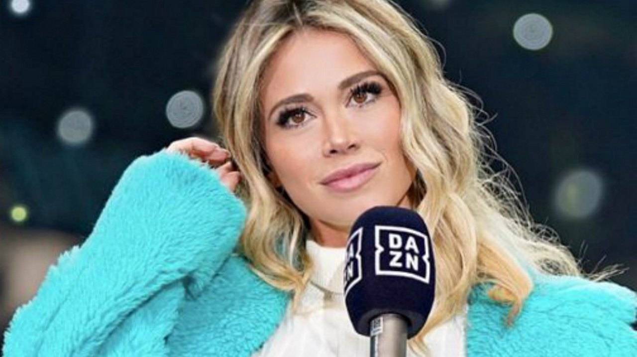 Diletta leotta con i capelli rossi