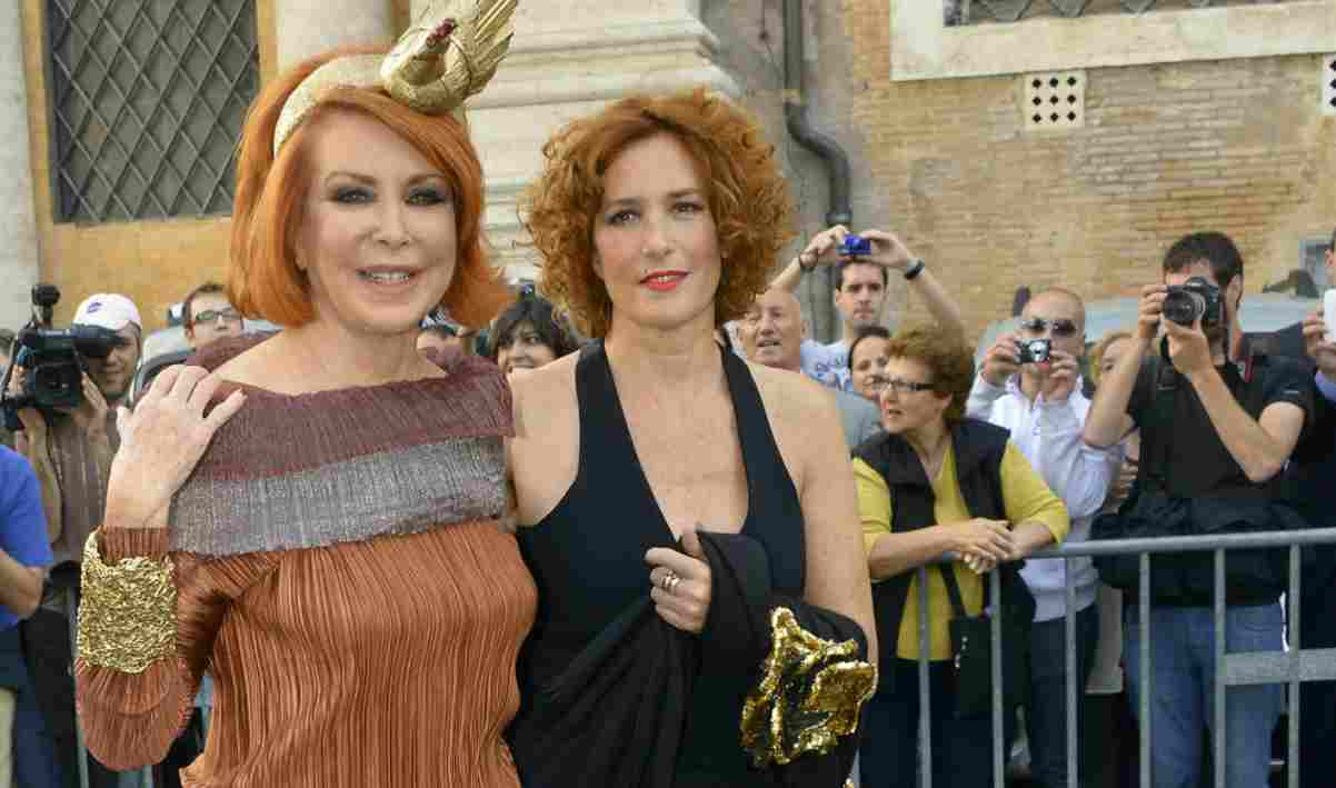 Lucrezia Lante della Rovere con la mamam Marina Ripa di Meana