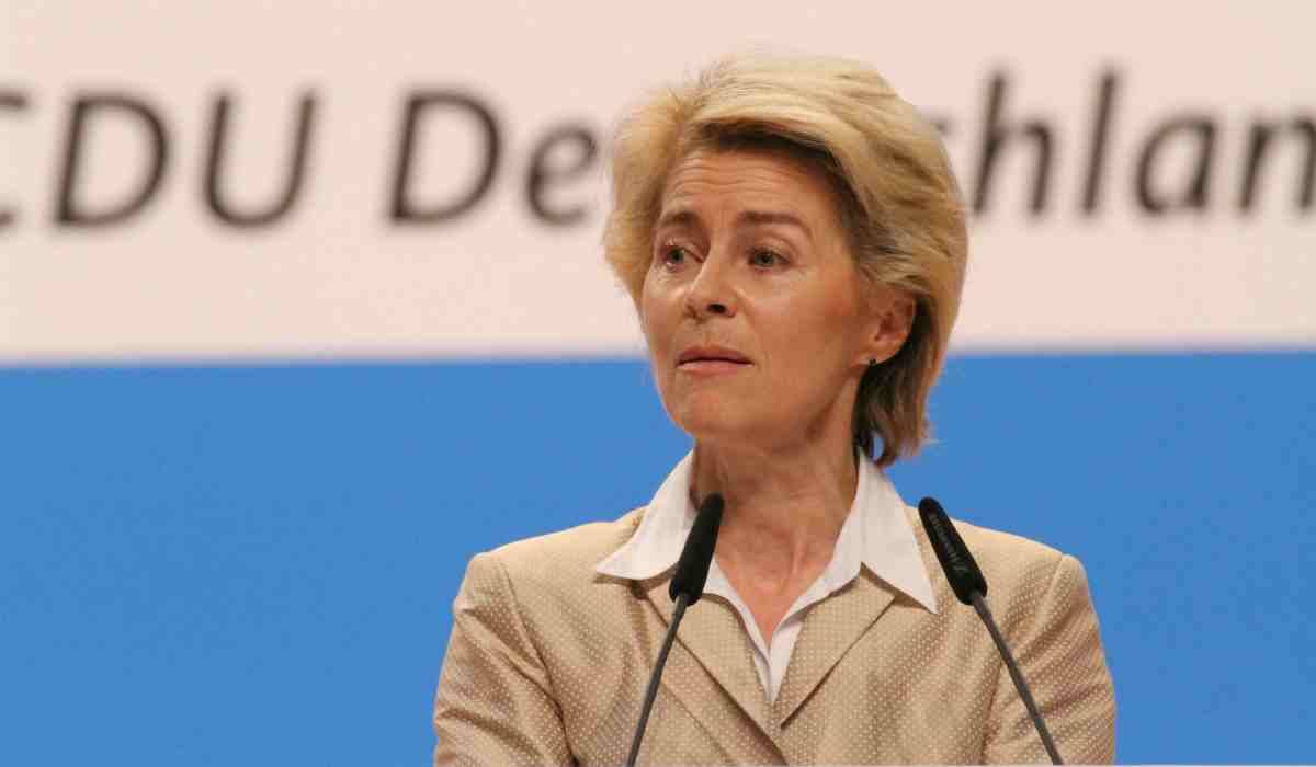 Coronavirus, Von der Leyen stoppa il Patto di Stabilità: "Stiamo allentando le regole"