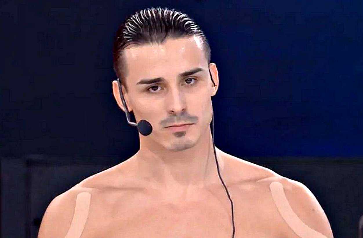 'Ha chiesto dei soldi a telecamere spente' Valentin Alexandru