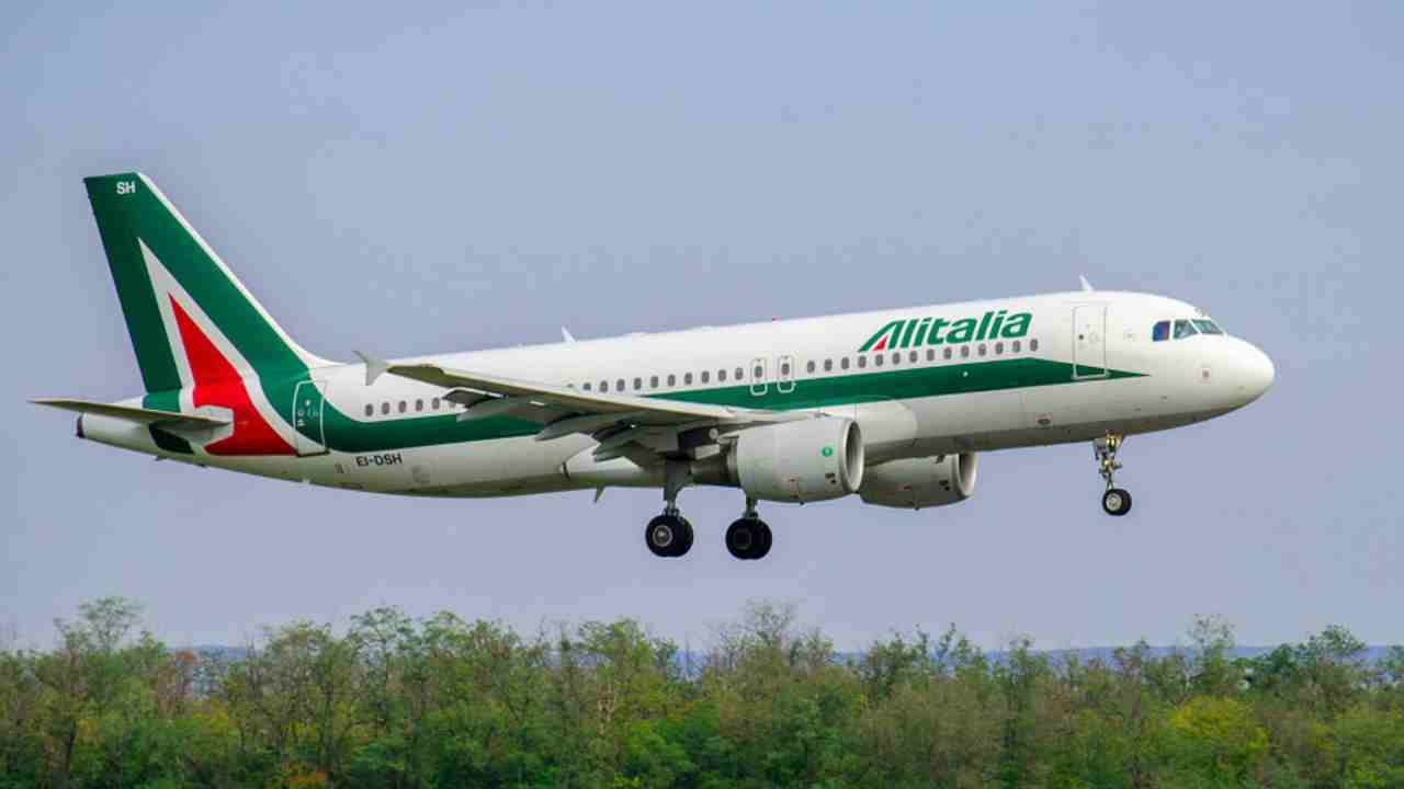 Alitalia, lotta al coronavirus: i voli per chi deve tornare in Italia