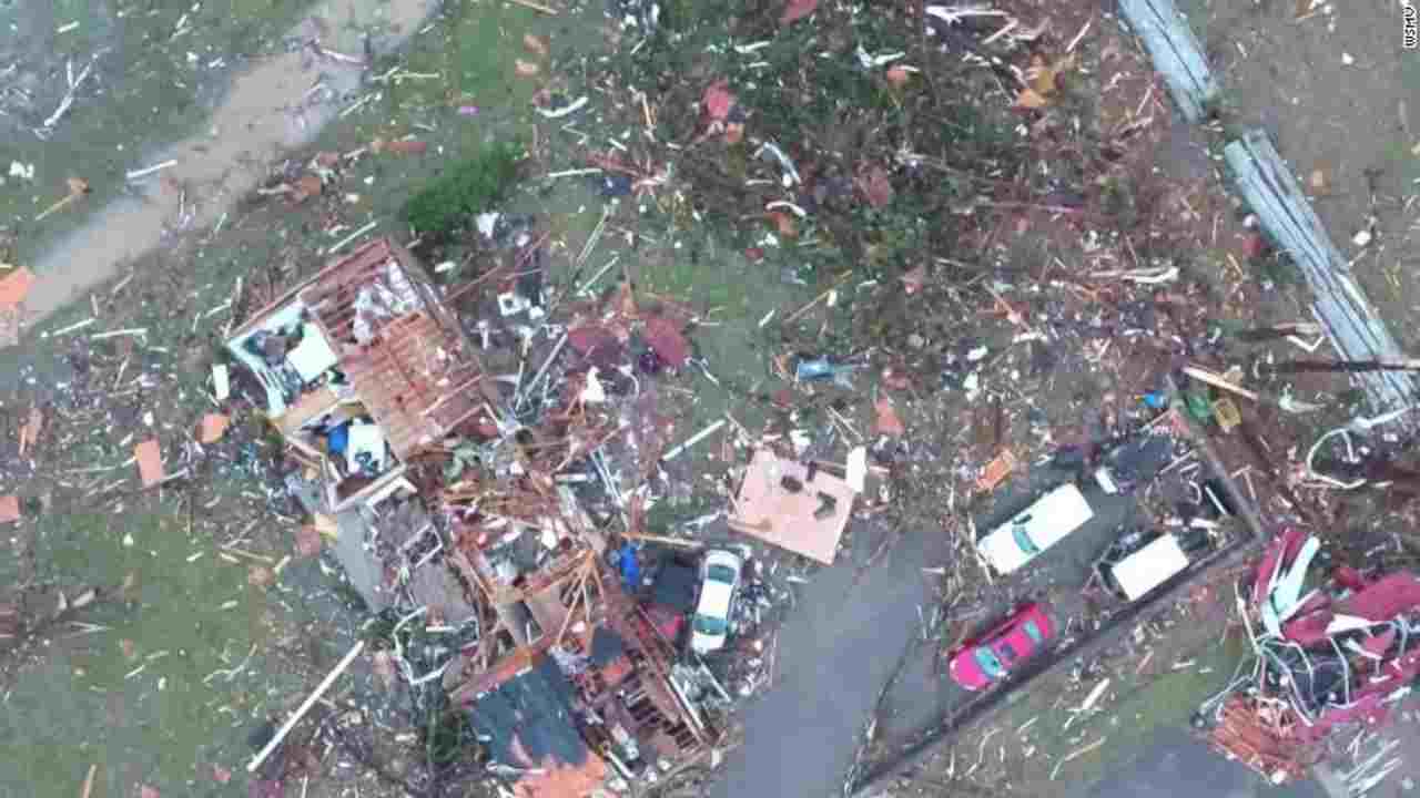 Nashville, il tornado devasta tutto: sale il bilancio dei morti, 50mila persone senza luce