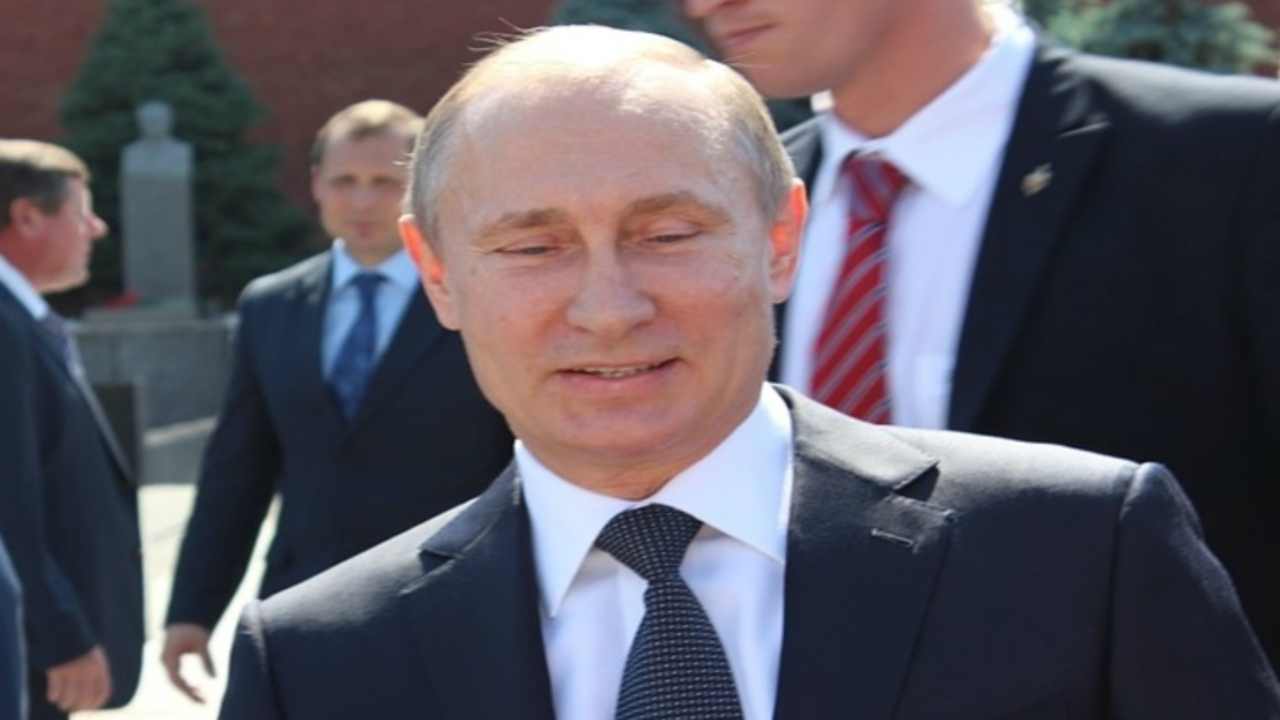 Vladimir Putin, chiarisce gli aspetti sul coronavirus: "So quando sarà pronto il farmaco"